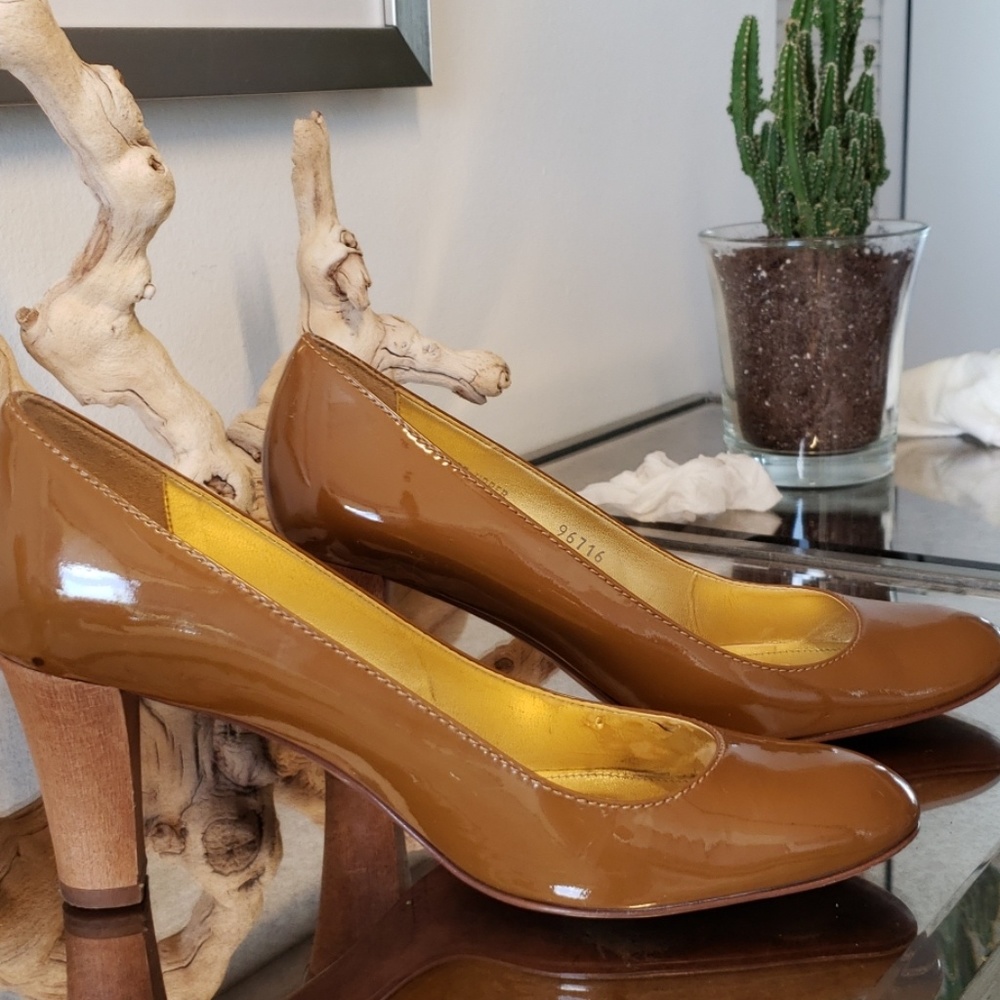 J crew heels pumps tan sz 8 patent leather